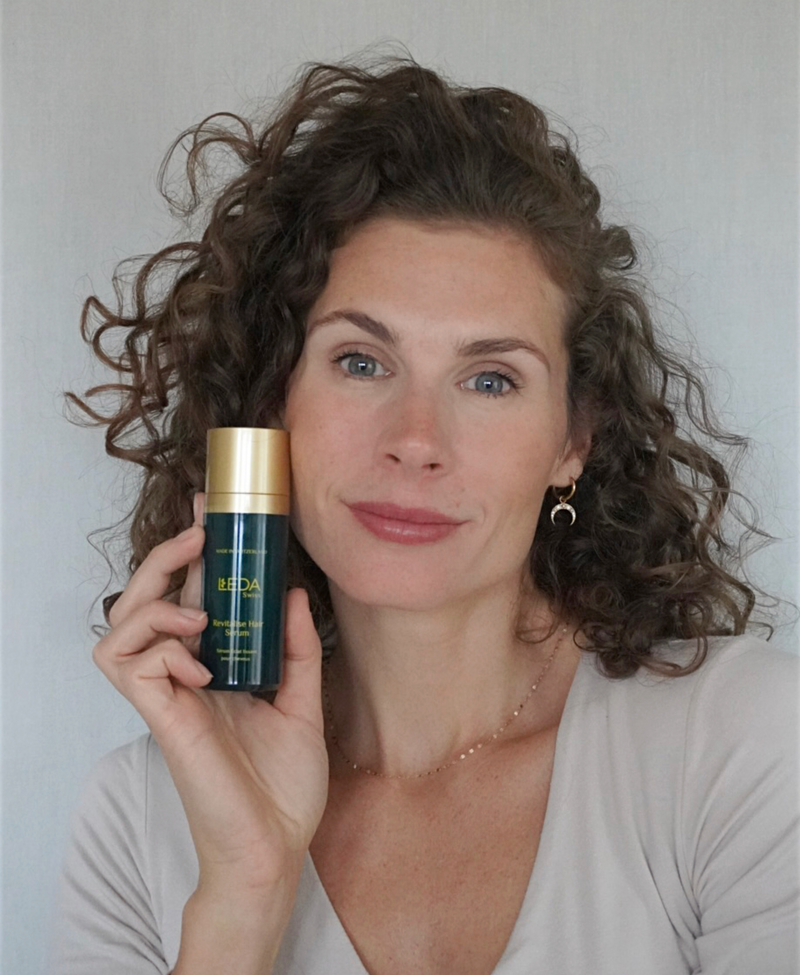 Schwach, brüchig, erste Anzeichen von Haarverdünnung